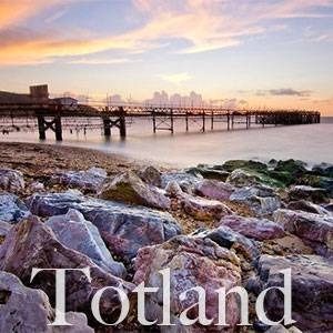 Click for Beach Visit: Totland Bay